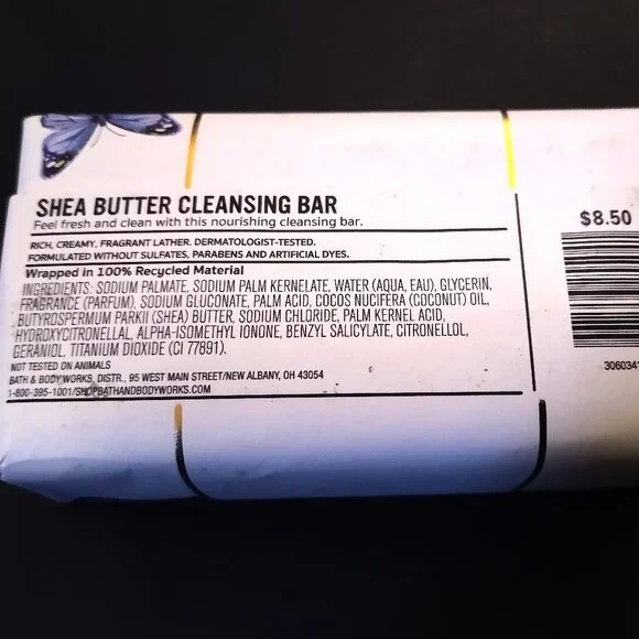 Bath & Body Works Cosmetics Bag with Cleansing Soap Bar - Picture 12 of 16